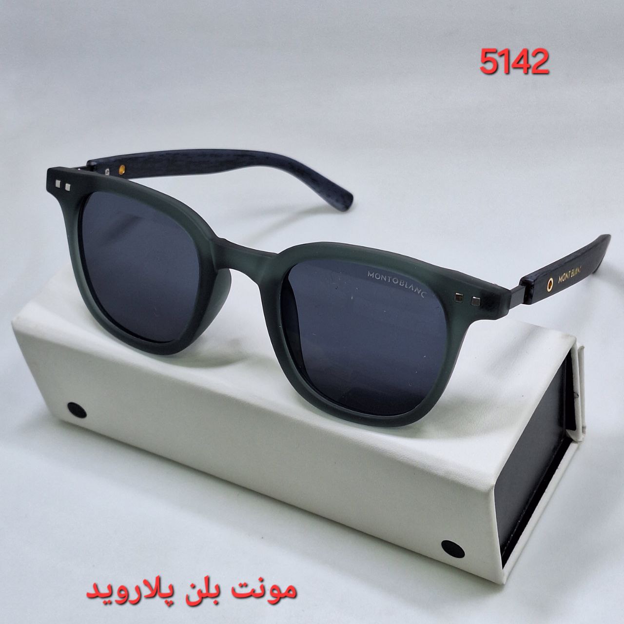 حجم دهنده لب