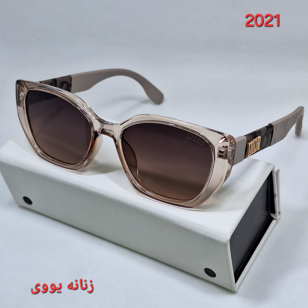 حجم دهنده لب